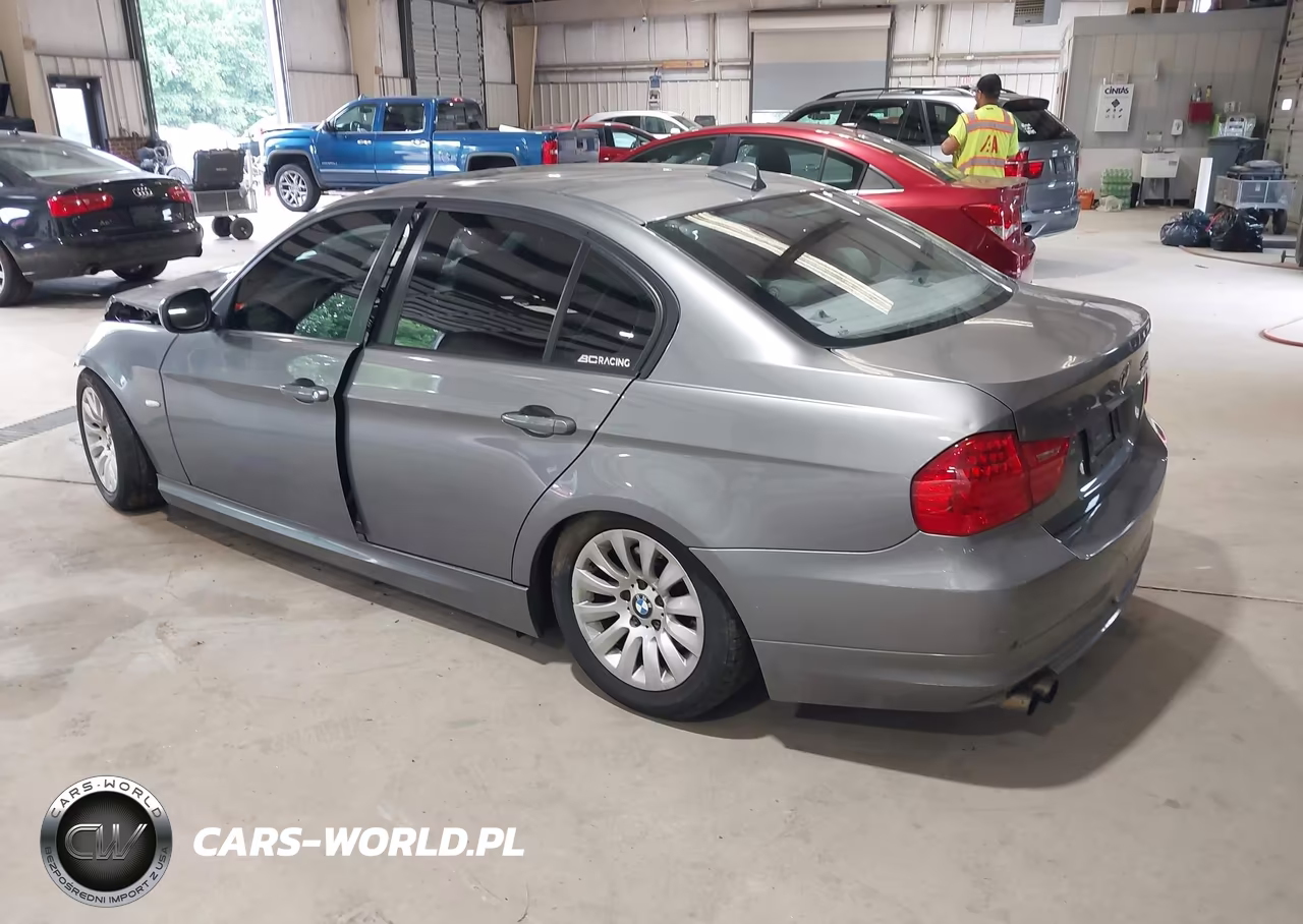 2009 BMW 328I VIN:WBAPH77509NM47152 - 3