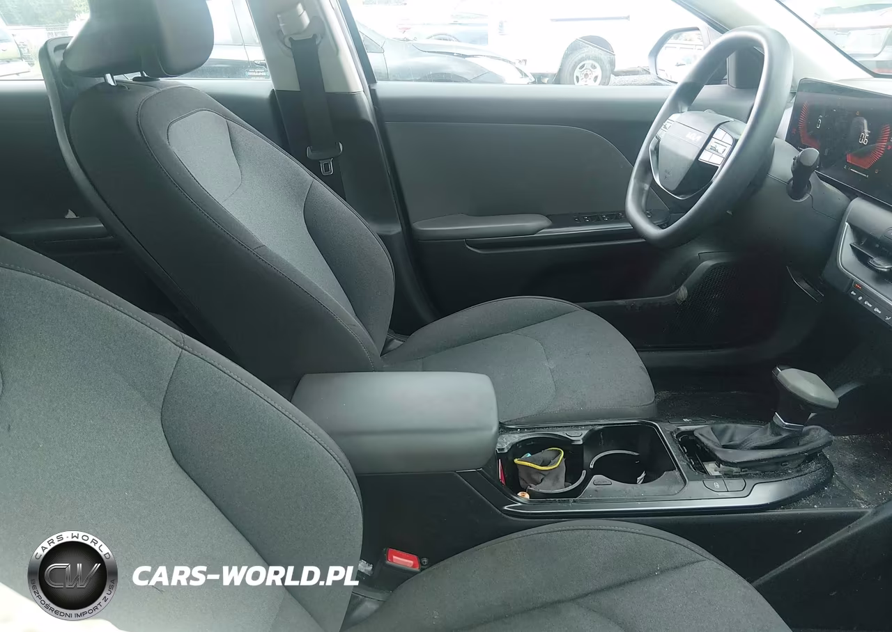 2025 Kia K4 Lx VIN:3KPFT4DE7SE020450 - 5