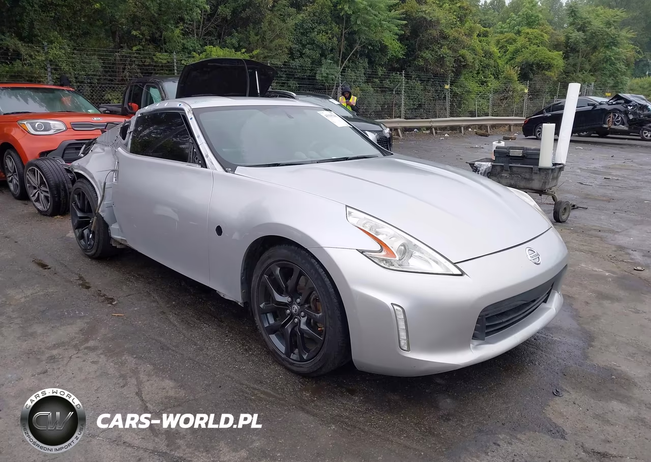 2016 Nissan 370Z – zdjęcie 1 z 17