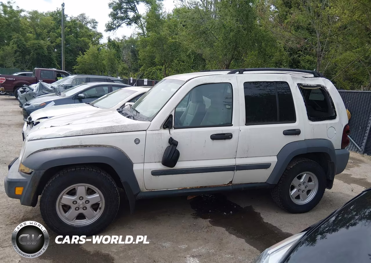 2005 Jeep Liberty Sport VIN:1J4GL48K65W702485 - 14