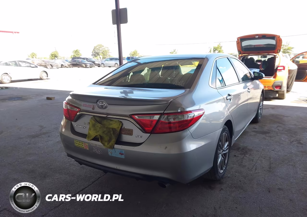 2015 Toyota Camry Se VIN:4T1BF1FK0FU061318 - 4