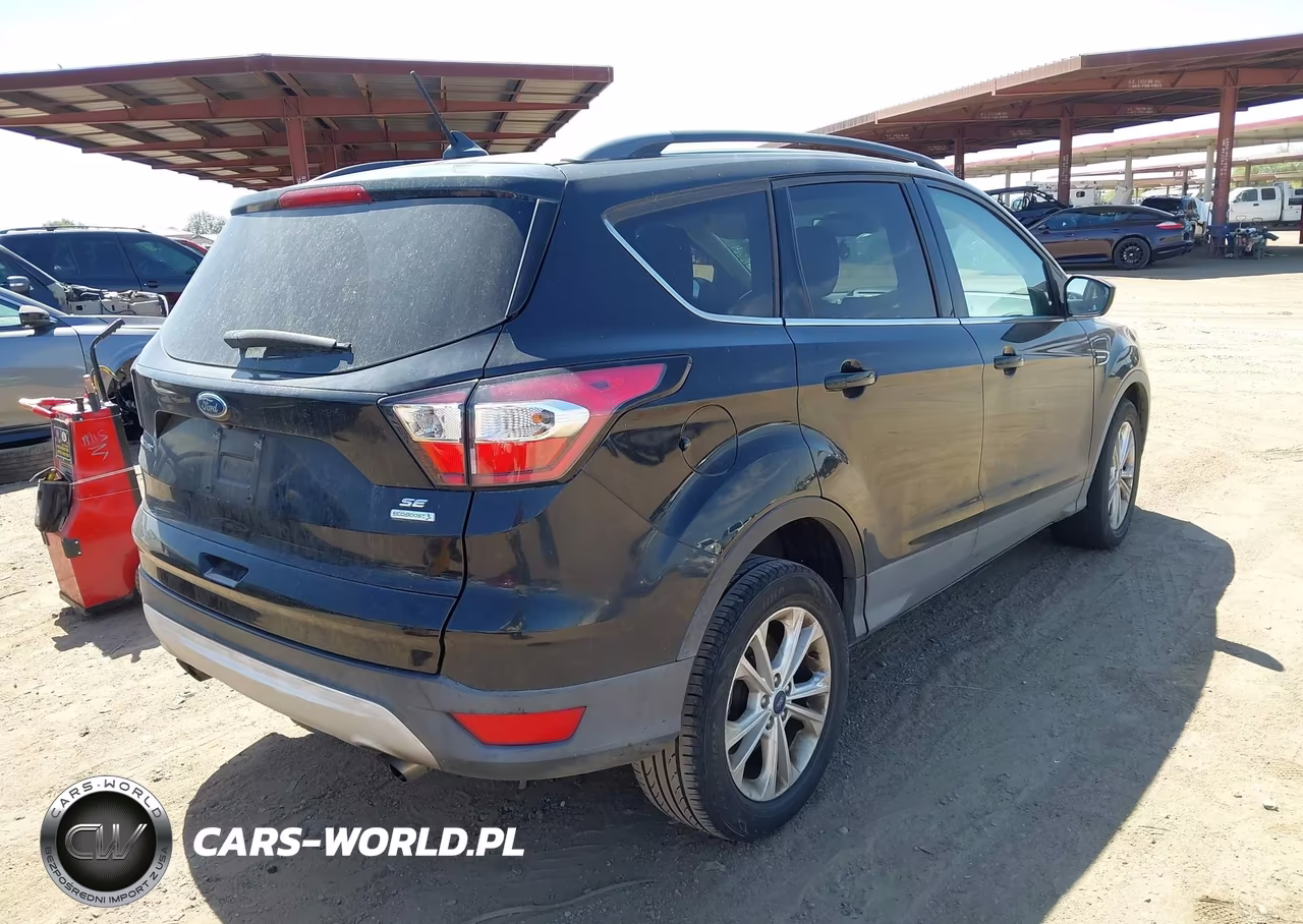 2018 Ford Escape Se VIN:1FMCU0GD5JUA31275 - 4