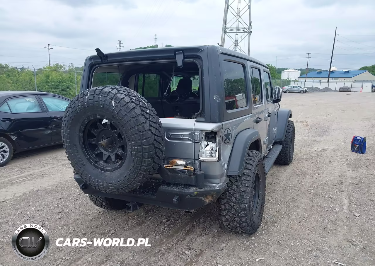 2020 Jeep Wrangler Unlimited Freedom 4X4 VIN:1C4HJXDG3LW208763 - 4