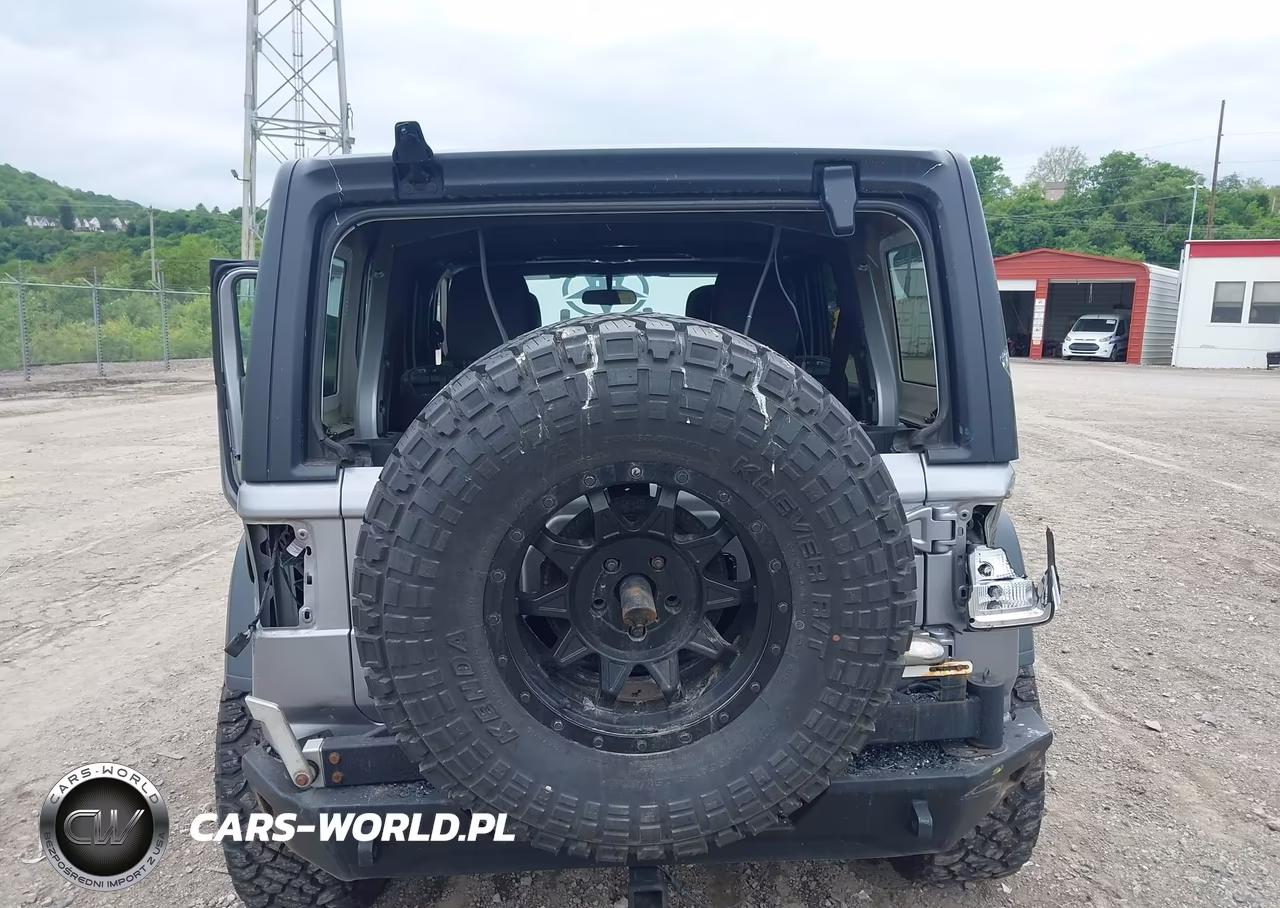 2020 Jeep Wrangler Unlimited Freedom 4X4 VIN:1C4HJXDG3LW208763 - 6