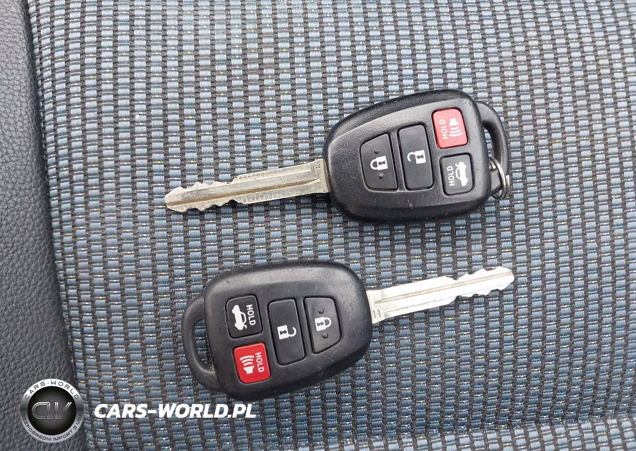 2015 Toyota Corolla S Plus VIN:2T1BURHE8FC235617 - 11