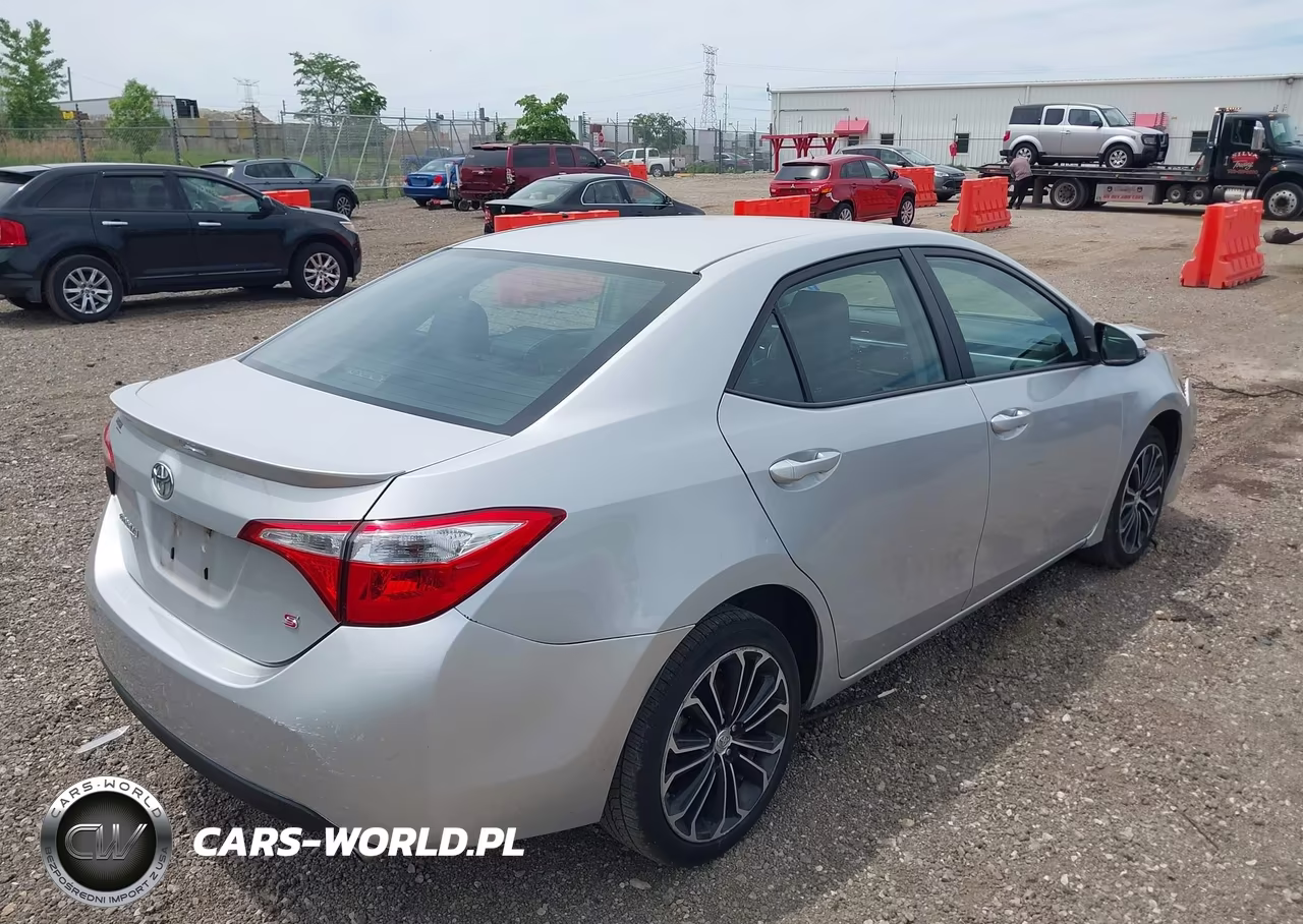 2015 Toyota Corolla S Plus VIN:2T1BURHE8FC235617 - 4