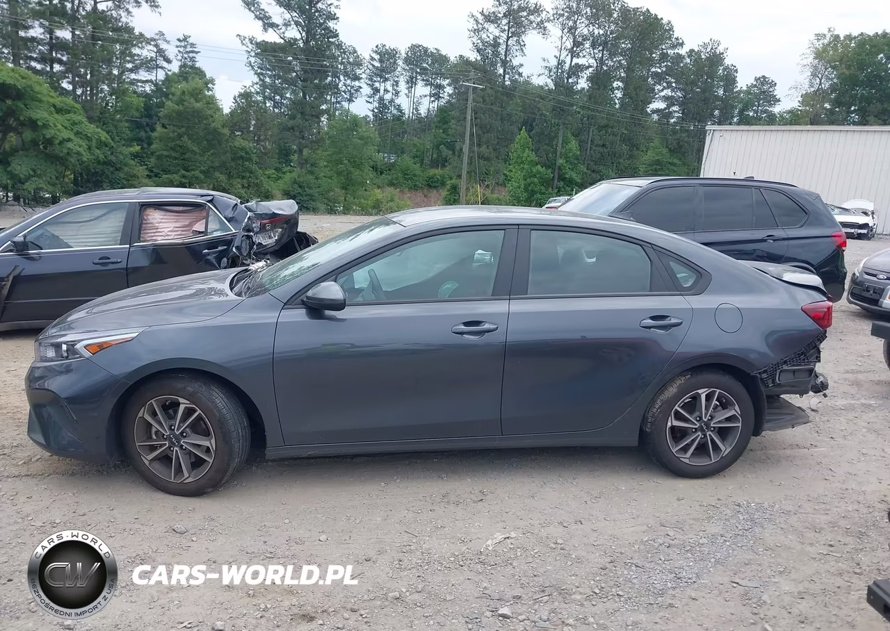 2023 Kia Forte Lxs VIN:3KPF24AD2PE655100 - 14