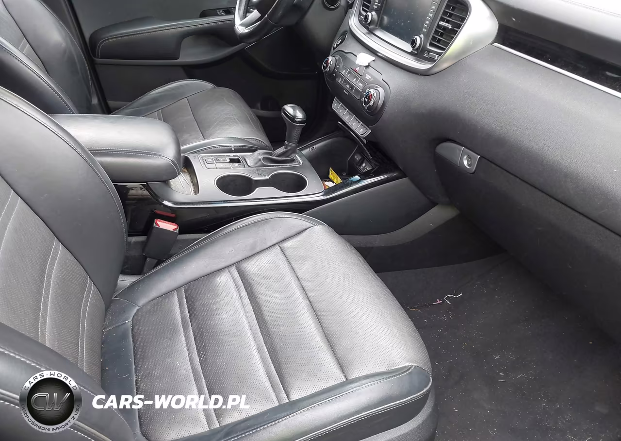 2018 Kia Sorento 3.3L Sxl VIN:5XYPK4A51JG378933 - 5