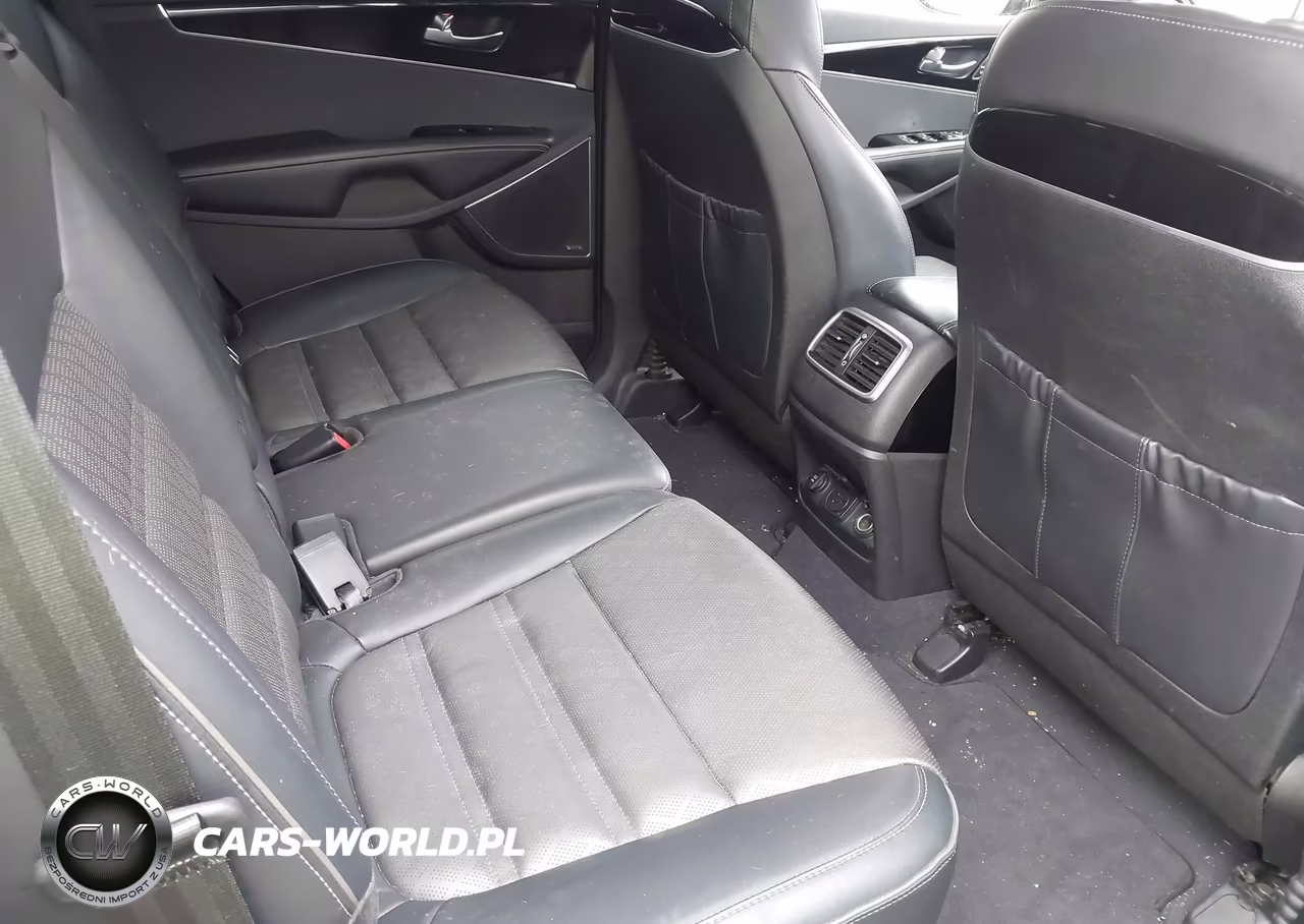 2018 Kia Sorento 3.3L Sxl VIN:5XYPK4A51JG378933 - 8