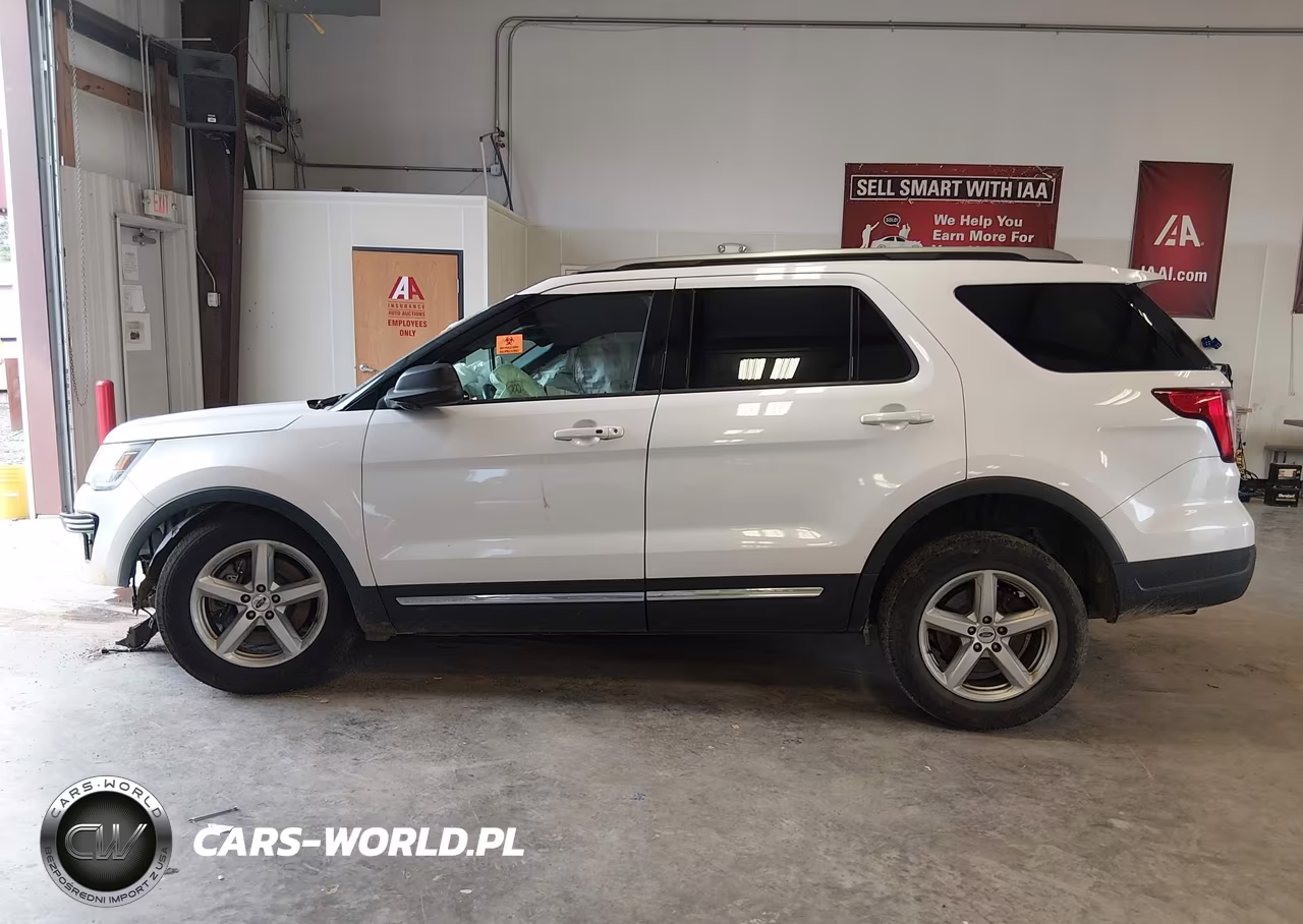 2018 Ford Explorer Xlt VIN:1FM5K7D89JGC63374 - 13