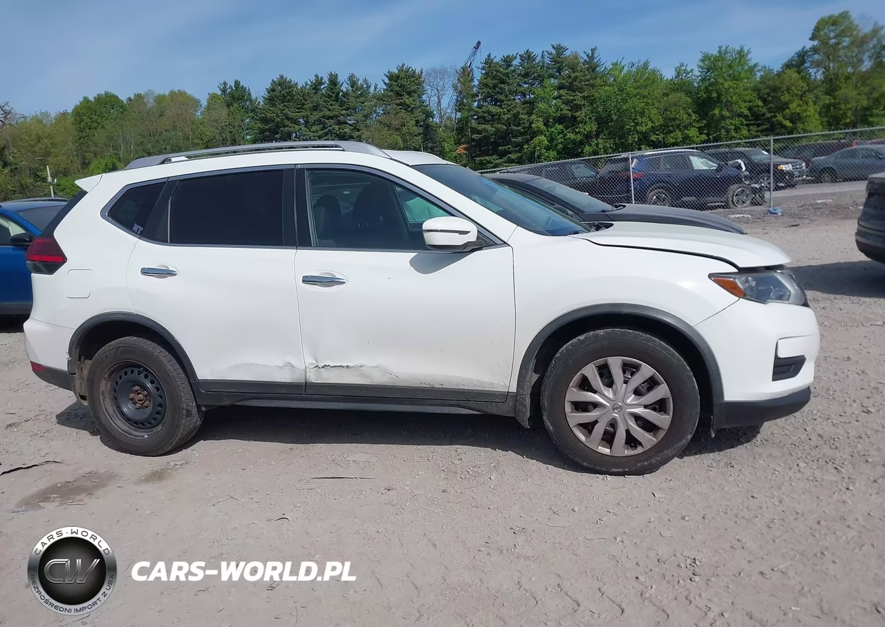 2017 Nissan Rogue S VIN:KNMAT2MV0HP593911 - 13