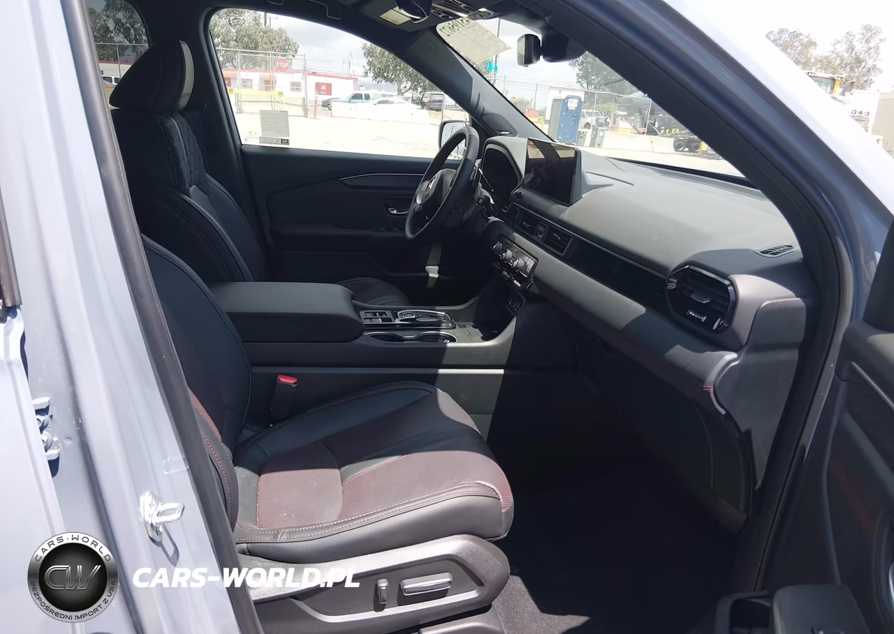 2026 Honda Pilot Black Edition VIN:5FNYG1H96TB013624 - 5