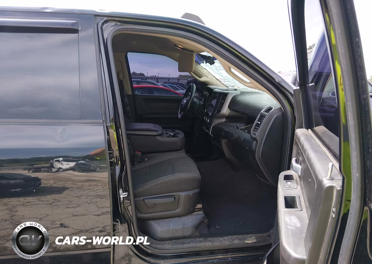 2019 Ram 2500 Tradesman 4X4 6'4 Box VIN:3C6UR5CL7KG670841 - 5