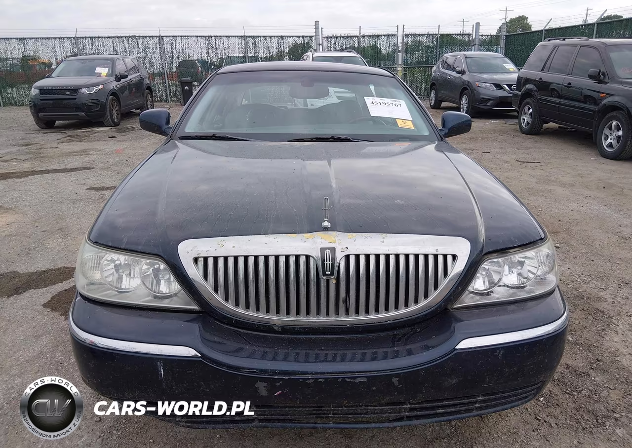 2004 Lincoln Town Car Ultimate VIN:1LNHM83W94Y670610 - 11