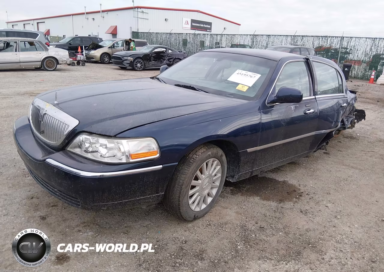 2004 Lincoln Town Car Ultimate VIN:1LNHM83W94Y670610 - 2