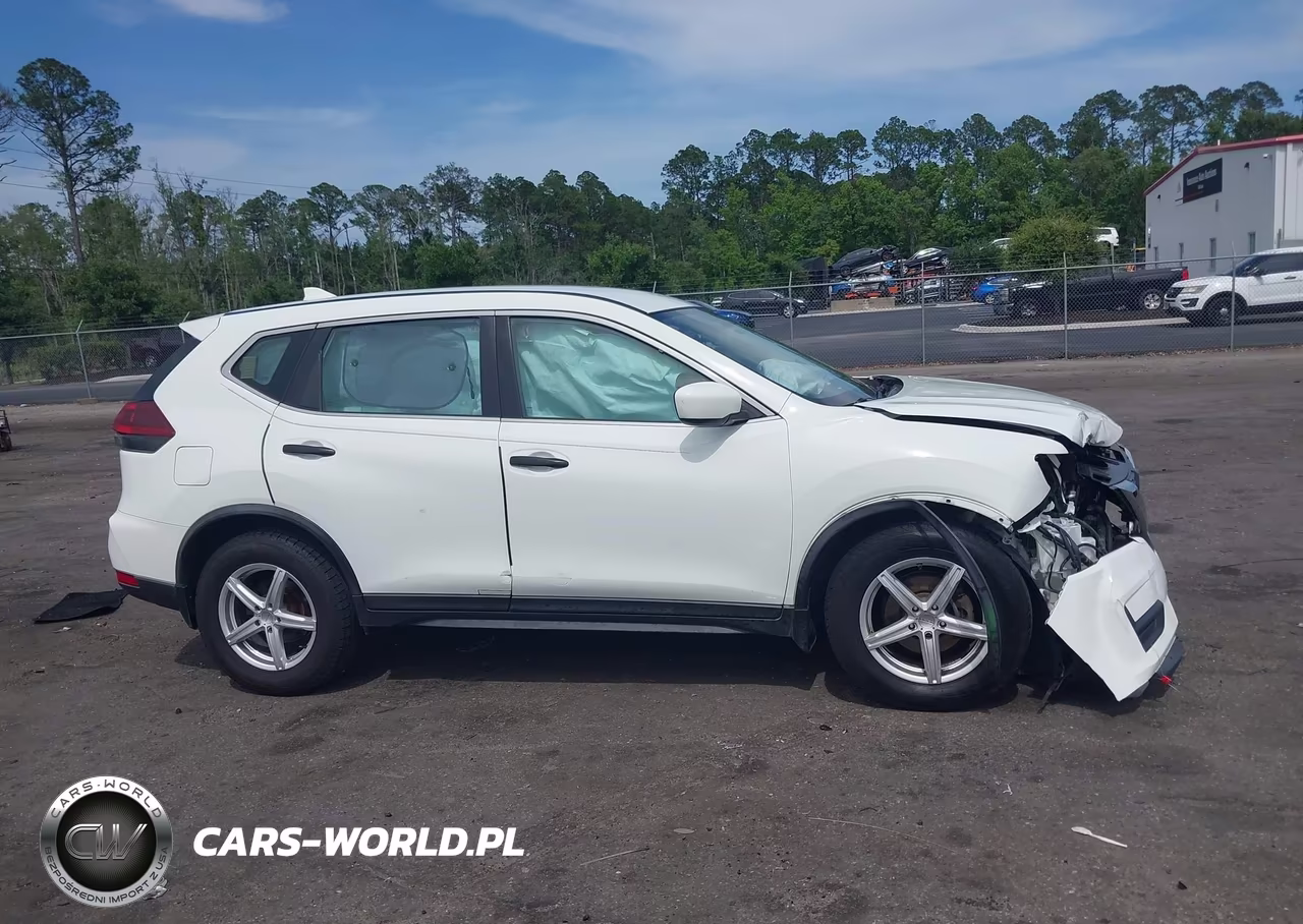 2018 Nissan Rogue S VIN:KNMAT2MT6JP608979 - 13