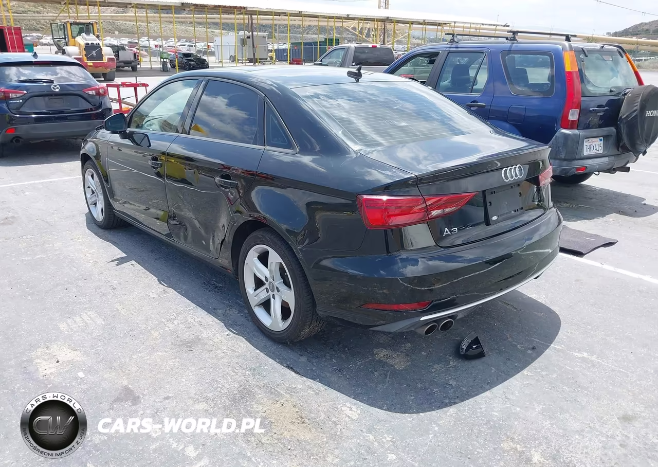 2018 Audi A3 2.0T Premium-2.0T Tech Premium VIN:WAUAUGFFXJ1003106 - 3