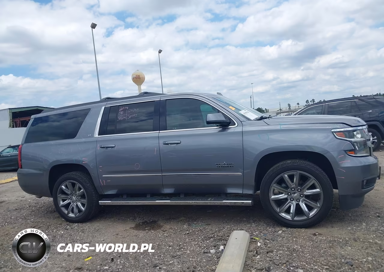 2019 Chevrolet Suburban Lt VIN:1GNSCHKC1KR262282 - 13