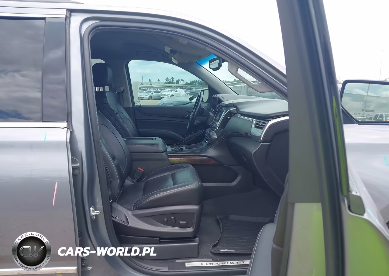 2019 Chevrolet Suburban Lt VIN:1GNSCHKC1KR262282 - 5