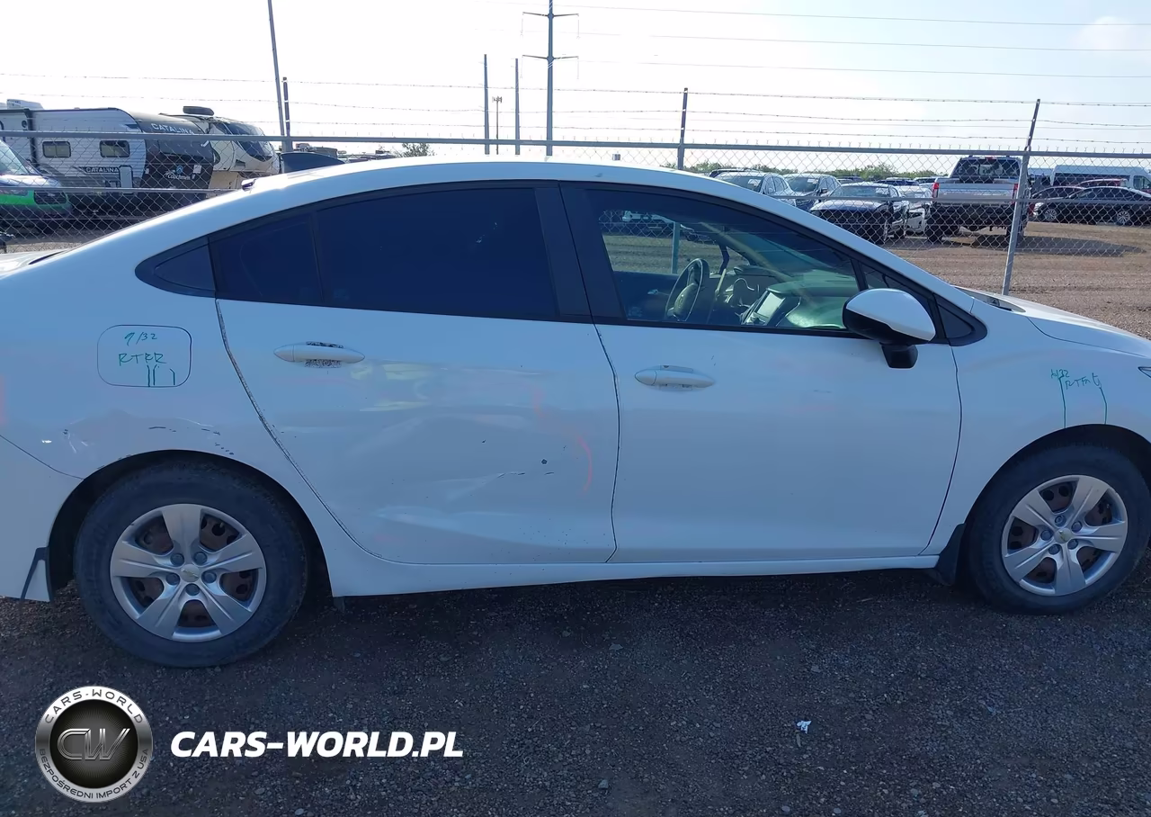 2016 Chevrolet Cruze Ls Auto VIN:1G1BC5SM5G7257162 - 13