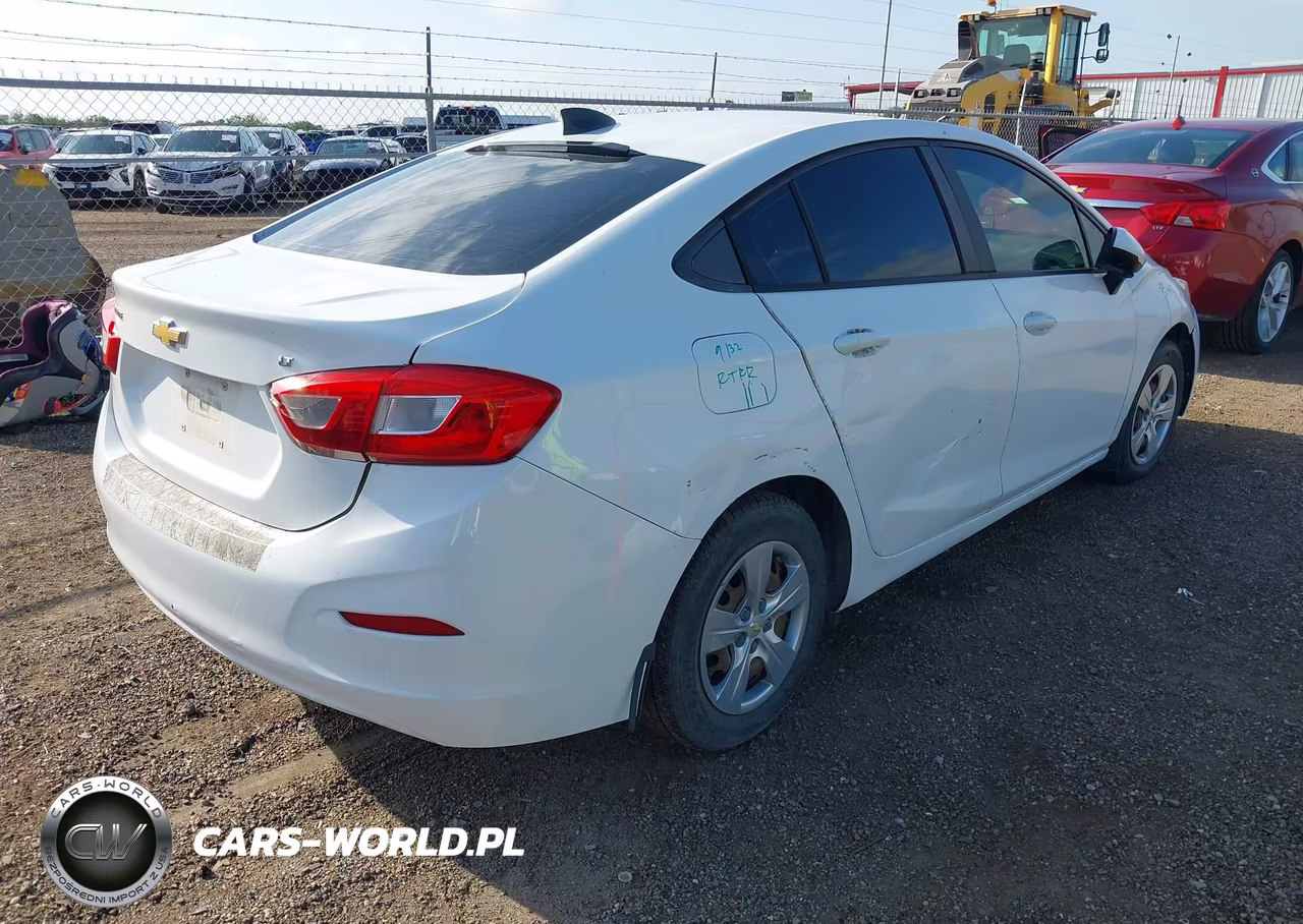 2016 Chevrolet Cruze Ls Auto VIN:1G1BC5SM5G7257162 - 4