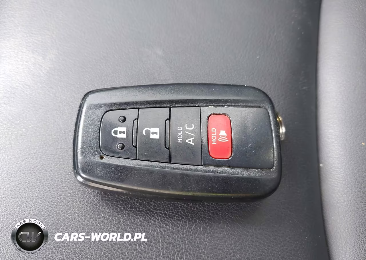 2021 Toyota Prius Prime Limited VIN:JTDKAMFP9M3190466 - 11