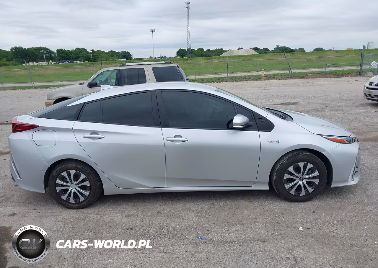 2021 Toyota Prius Prime Limited VIN:JTDKAMFP9M3190466 - 14