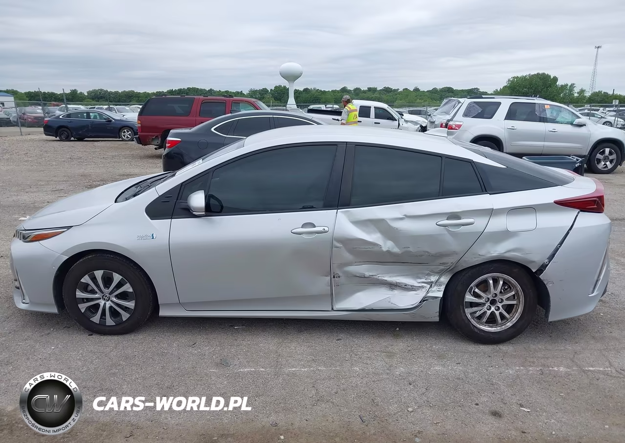 2021 Toyota Prius Prime Limited VIN:JTDKAMFP9M3190466 - 15