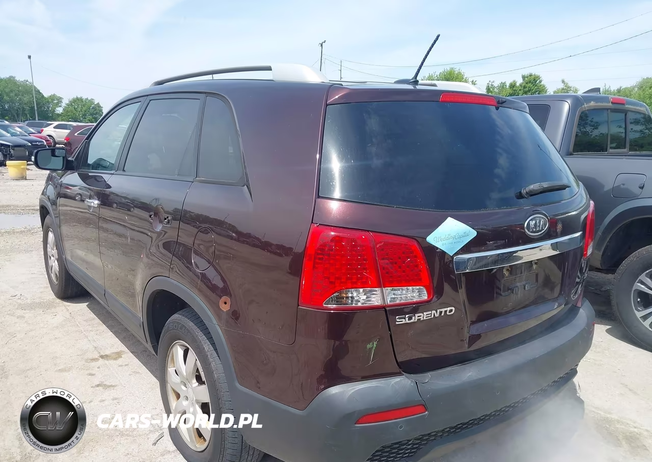 2011 Kia Sorento Lx VIN:5XYKT3A16BG129866 - 3
