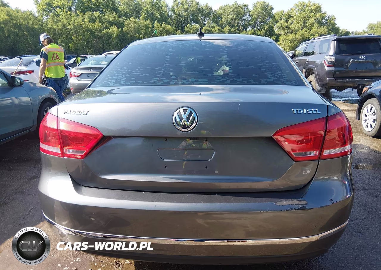 2015 Volkswagen Passat 2.0L Tdi Sel Premium VIN:1VWCV7A34FC055166 - 17