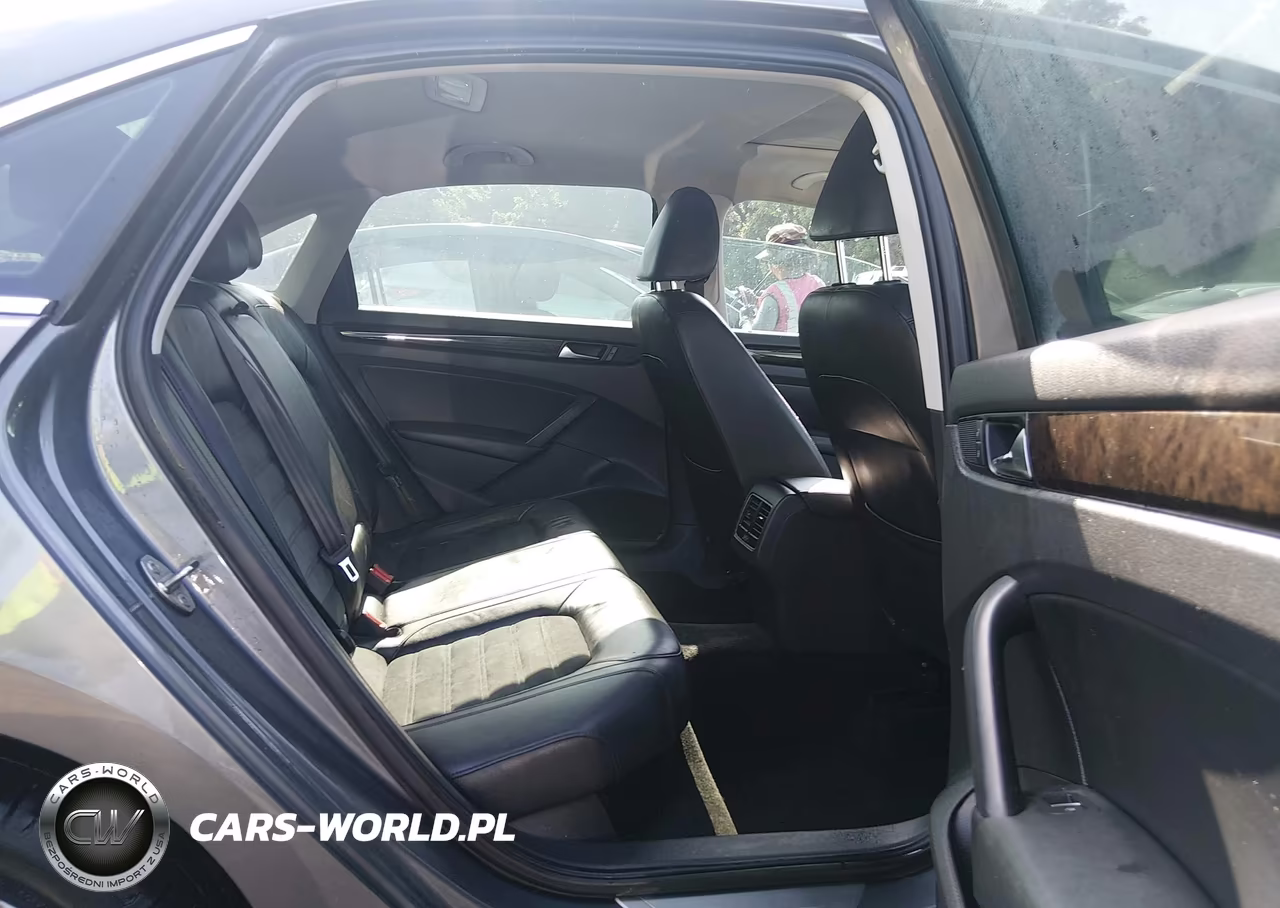 2015 Volkswagen Passat 2.0L Tdi Sel Premium VIN:1VWCV7A34FC055166 - 8