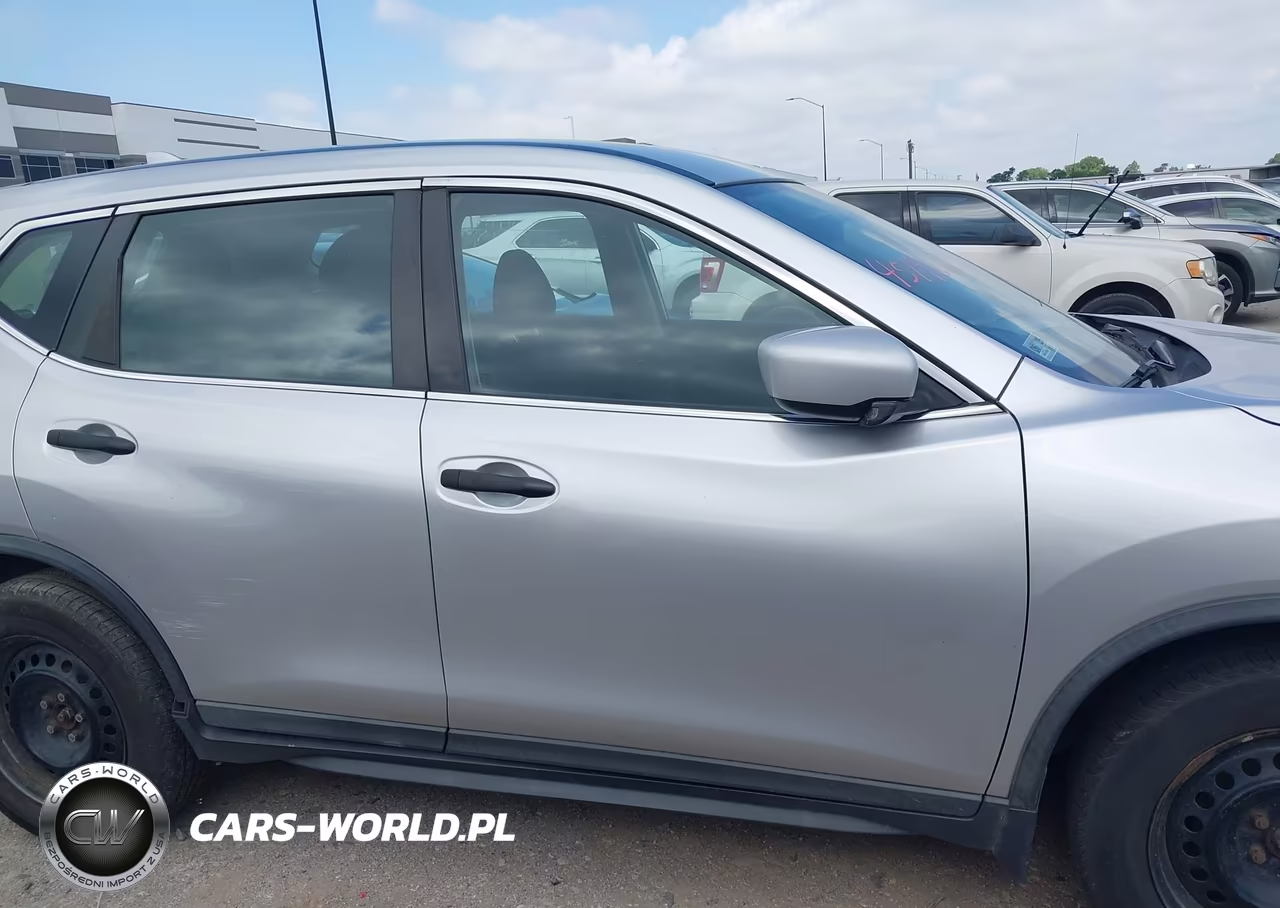 2018 Nissan Rogue S VIN:KNMAT2MV0JP520236 - 13