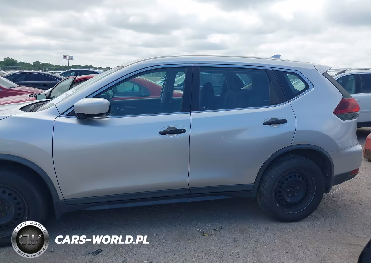 2018 Nissan Rogue S VIN:KNMAT2MV0JP520236 - 14