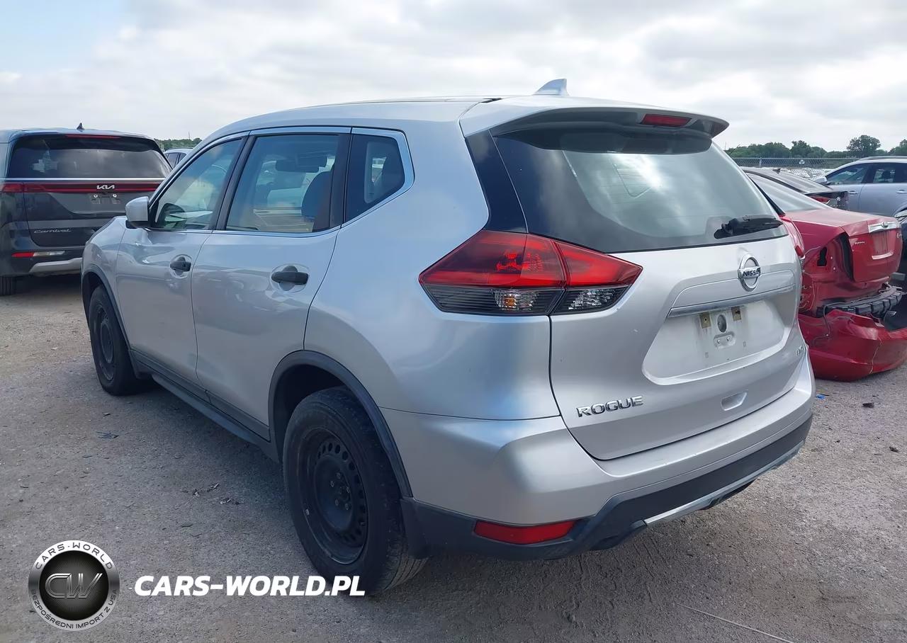 2018 Nissan Rogue S VIN:KNMAT2MV0JP520236 - 3