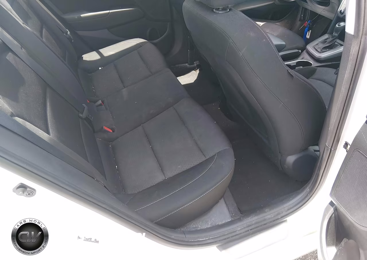 2017 Ford Escape Se VIN:1FMCU0GD5HUC63580 - 8