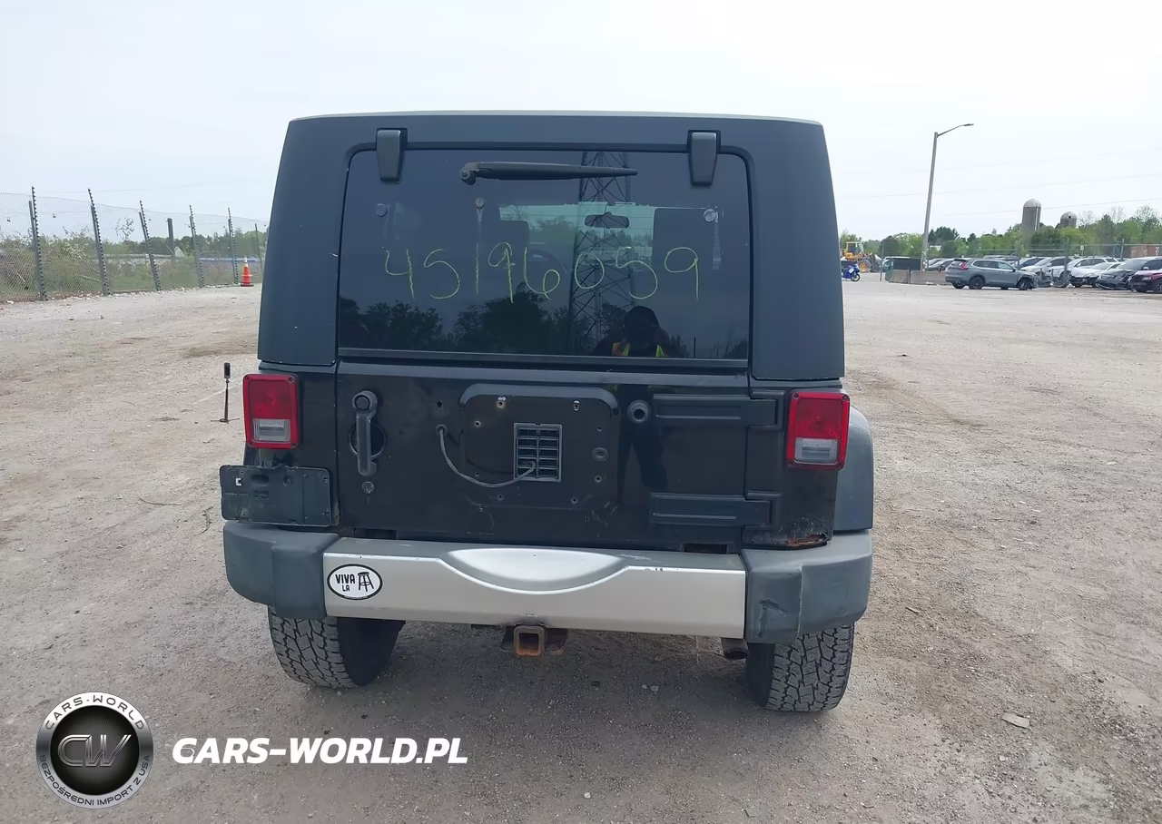 2008 Jeep Wrangler Unlimited Sahara VIN:1J4GA59138L503899 - 16