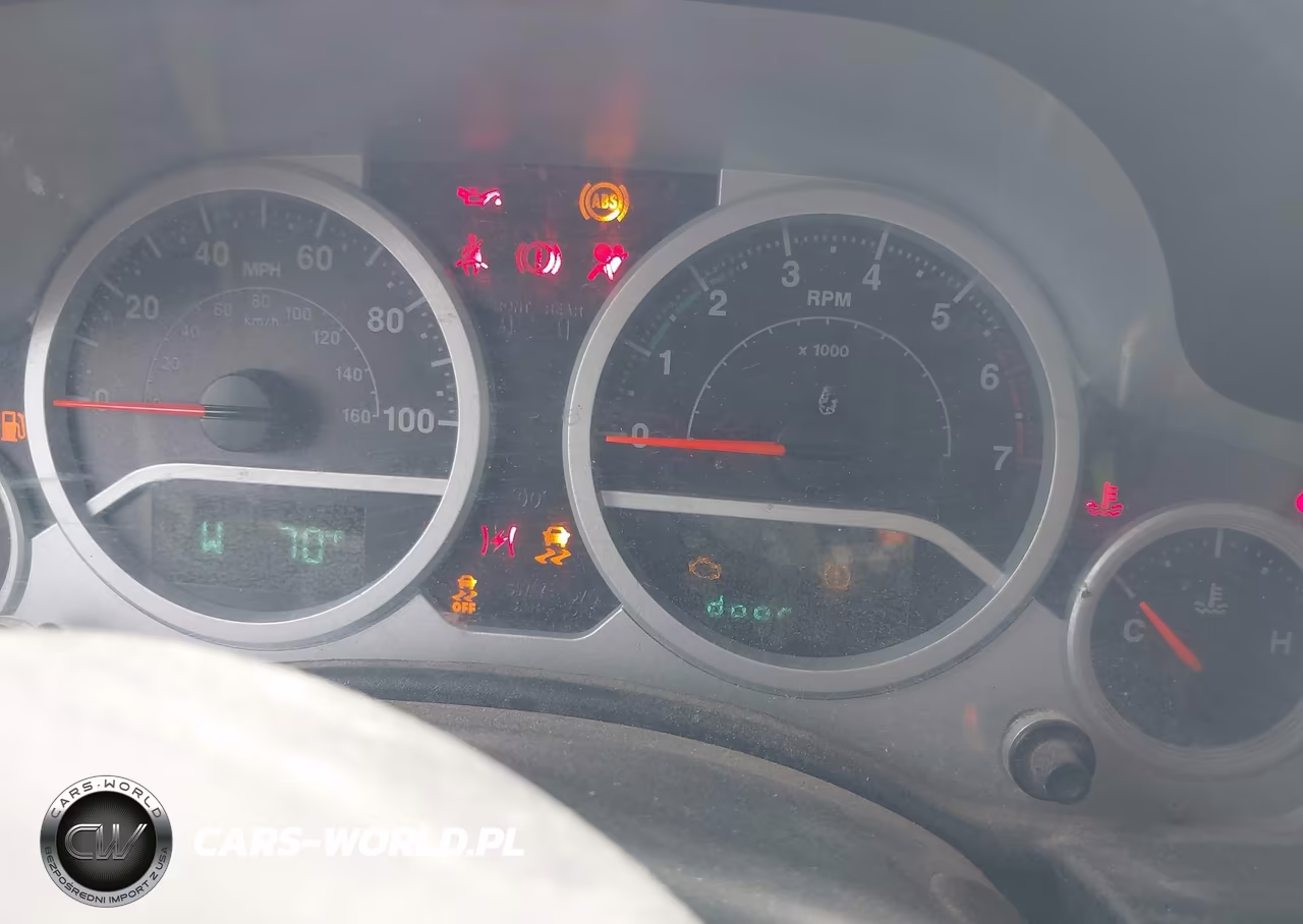 2008 Jeep Wrangler Unlimited Sahara VIN:1J4GA59138L503899 - 7