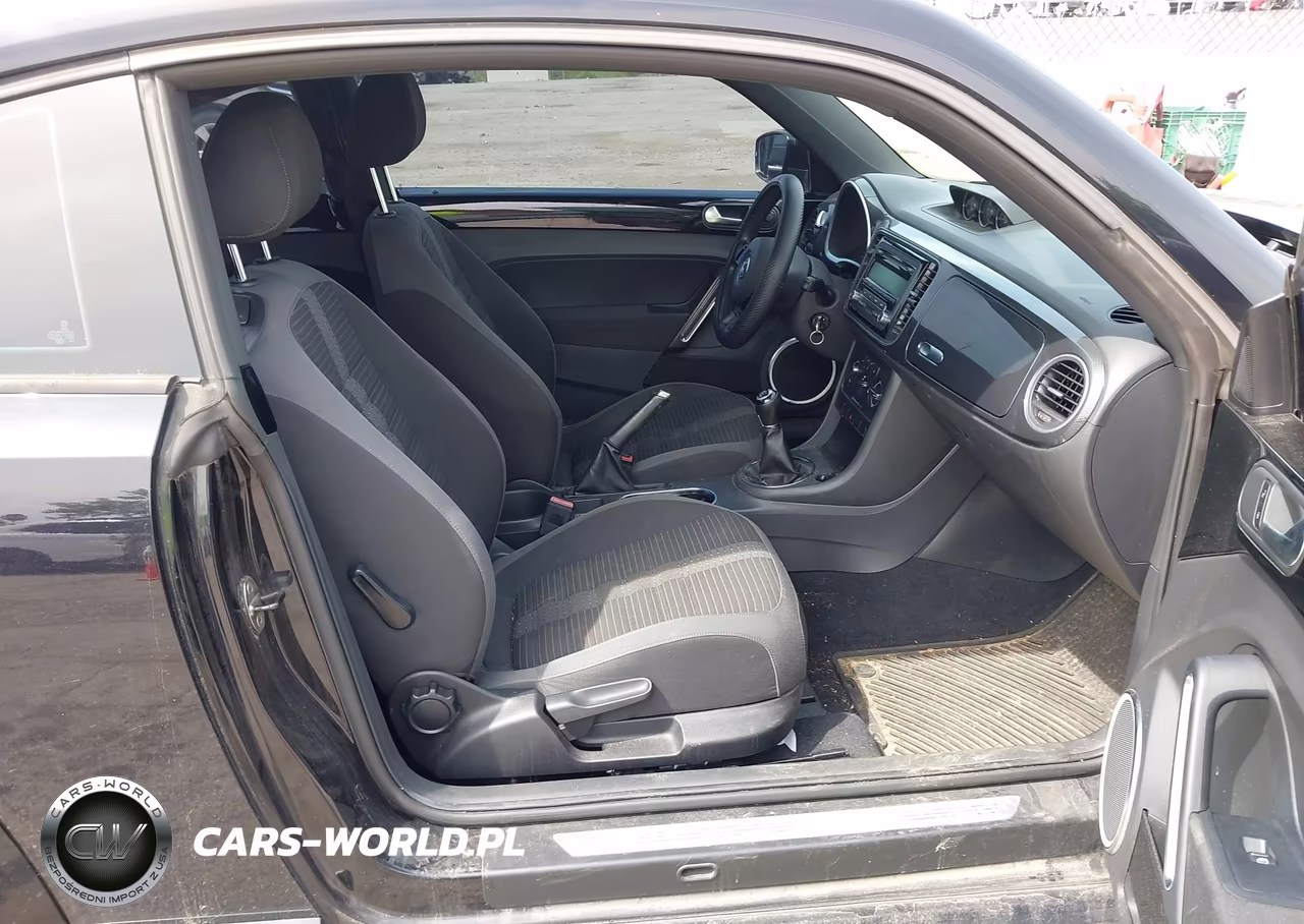 2012 Volkswagen Beetle 2.0T Turbo VIN:3VW467ATXCM643682 - 5