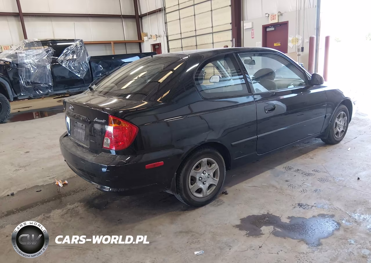 2005 Hyundai Accent Gls-Gt VIN:KMHCG35C75U332932 - 4