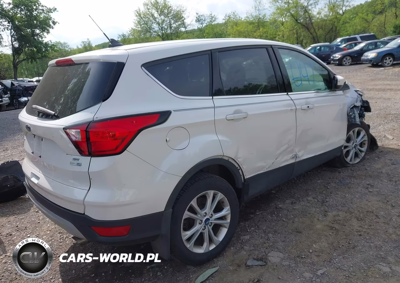 2019 Ford Escape Se VIN:1FMCU9GD5KUB51700 - 4
