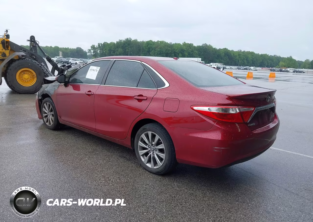 2017 Toyota Camry Xle VIN:4T1BF1FK7HU665547 - 3