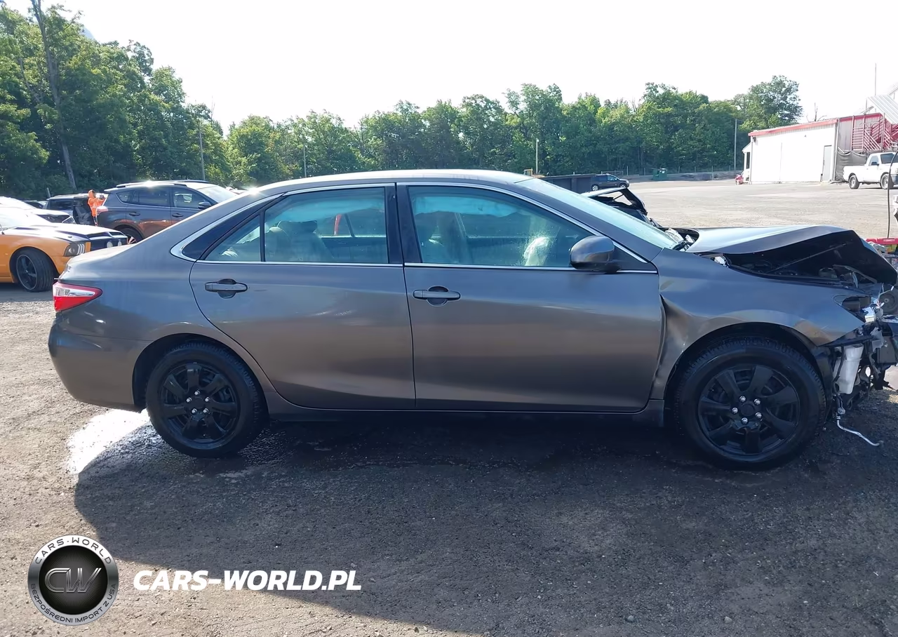 2017 Toyota Camry Le VIN:4T1BF1FK9HU271144 - 13