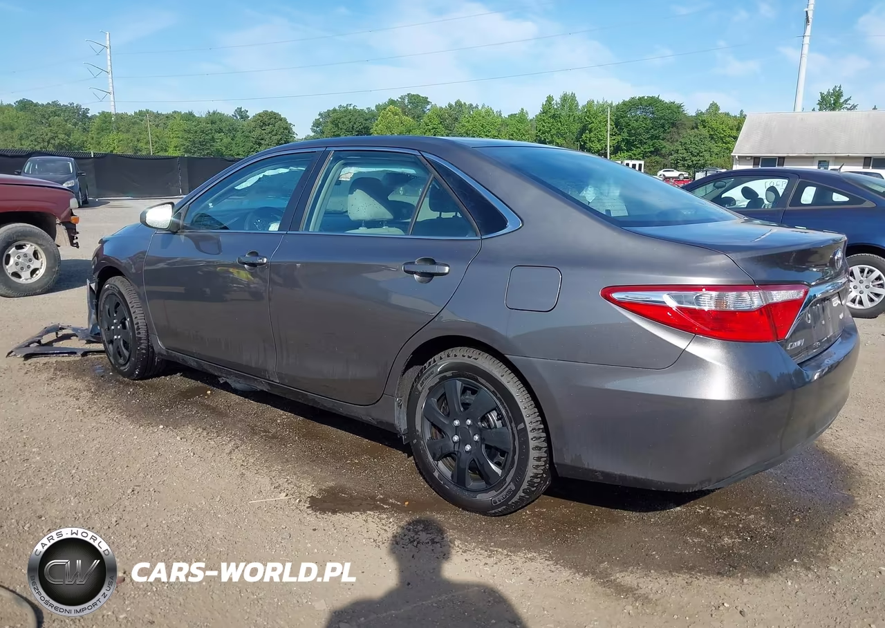 2017 Toyota Camry Le VIN:4T1BF1FK9HU271144 - 3