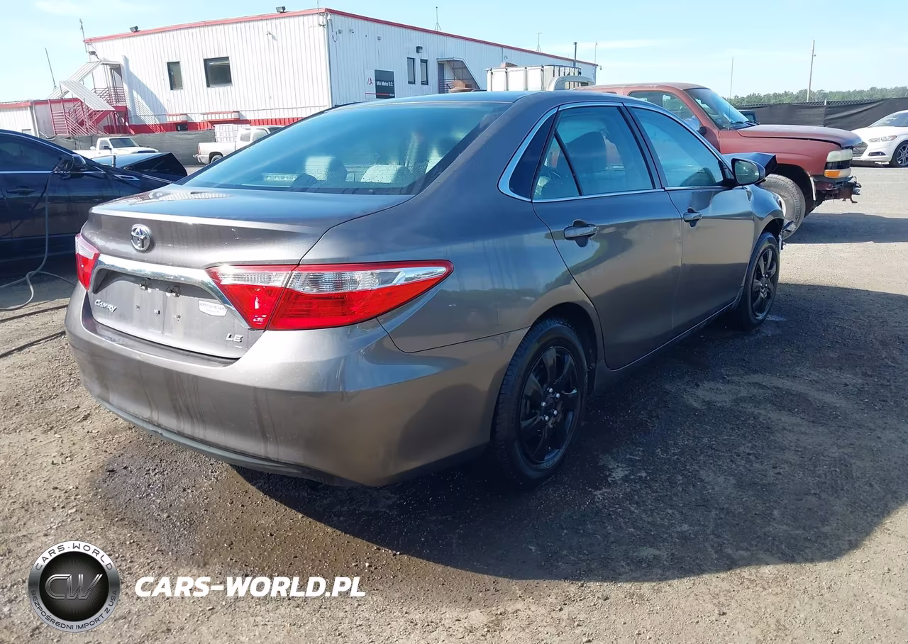 2017 Toyota Camry Le VIN:4T1BF1FK9HU271144 - 4