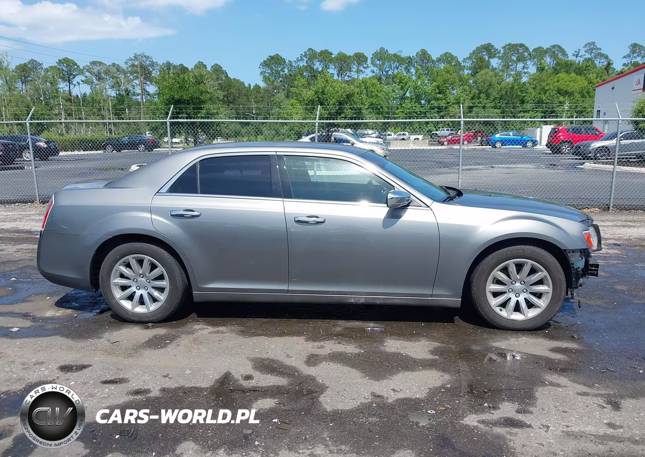 2012 Chrysler 300 Limited VIN:2C3CCACG1CH279580 - 13