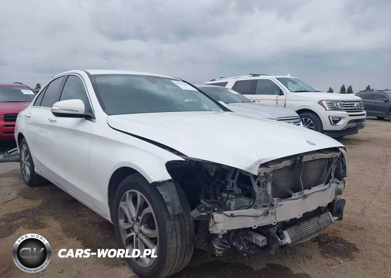 2015 Mercedes-Benz C 300 4Matic – zdjęcie 1 z 18