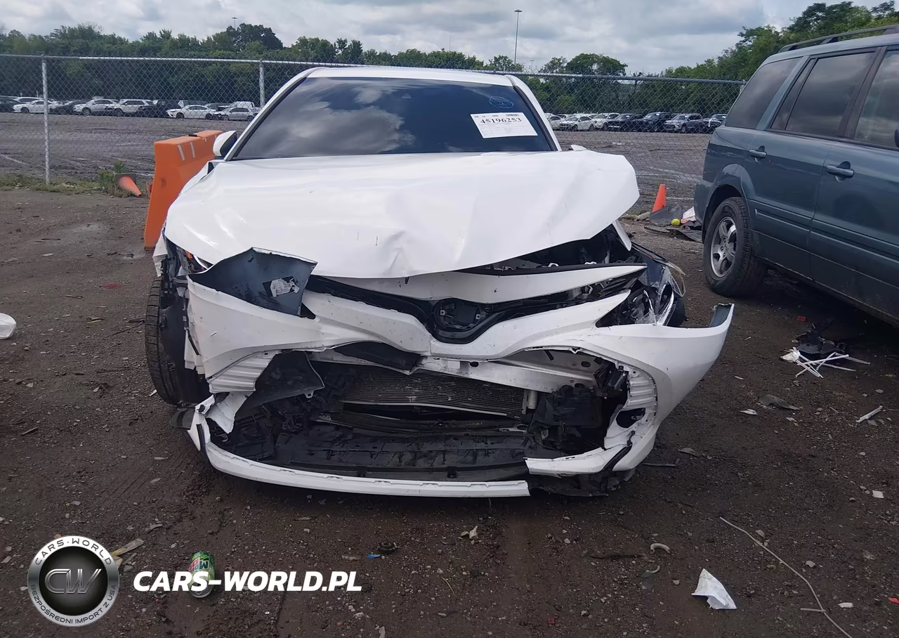 2020 Toyota Camry Le VIN:4T1C11AK3LU959353 - 13