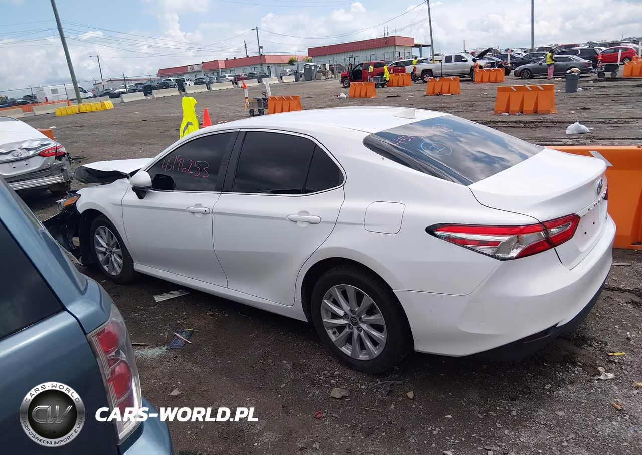 2020 Toyota Camry Le VIN:4T1C11AK3LU959353 - 15