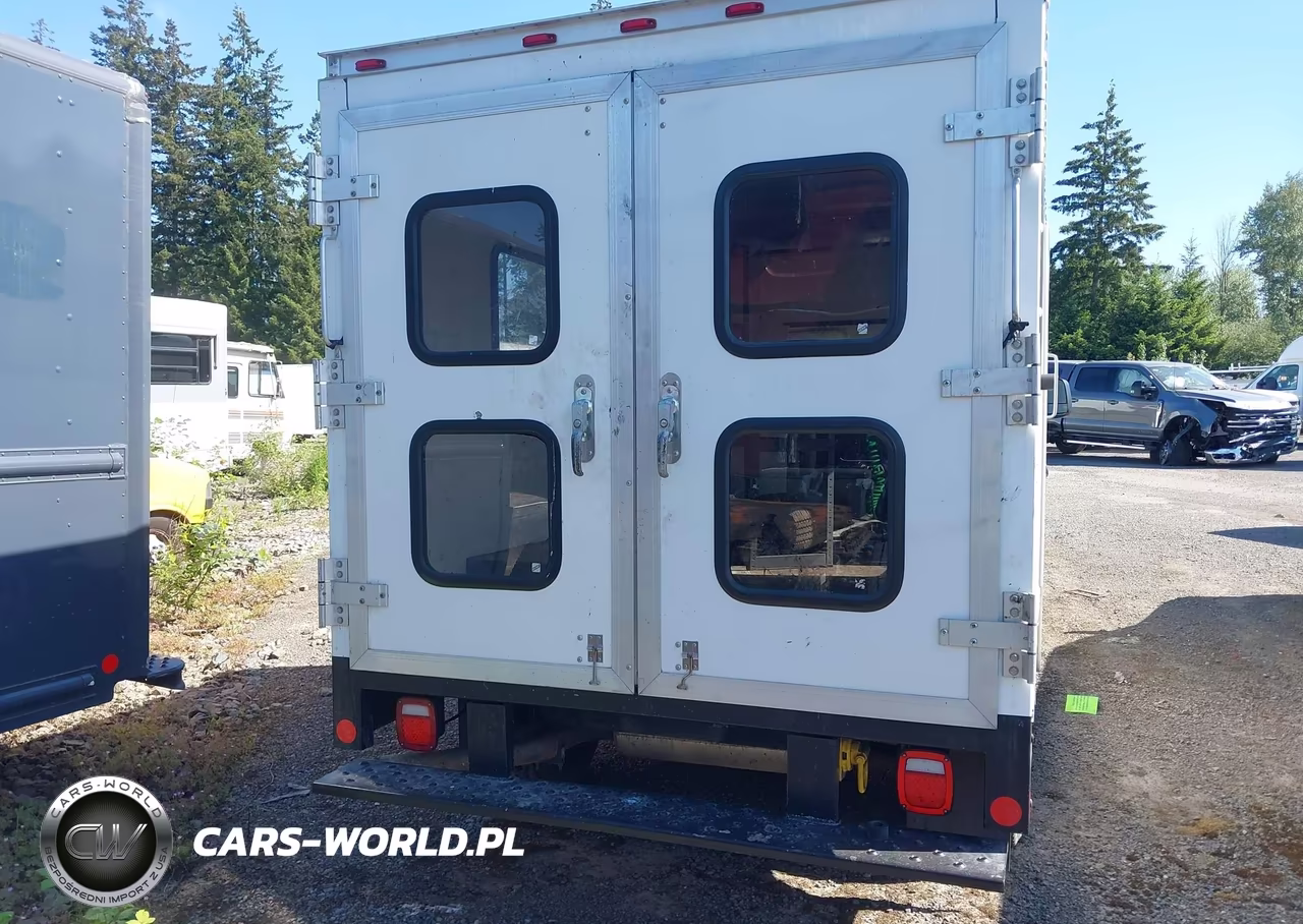 2014 Chevrolet Express Cutaway 3500 VIN:1GB0G2CA9E1209996 - 18