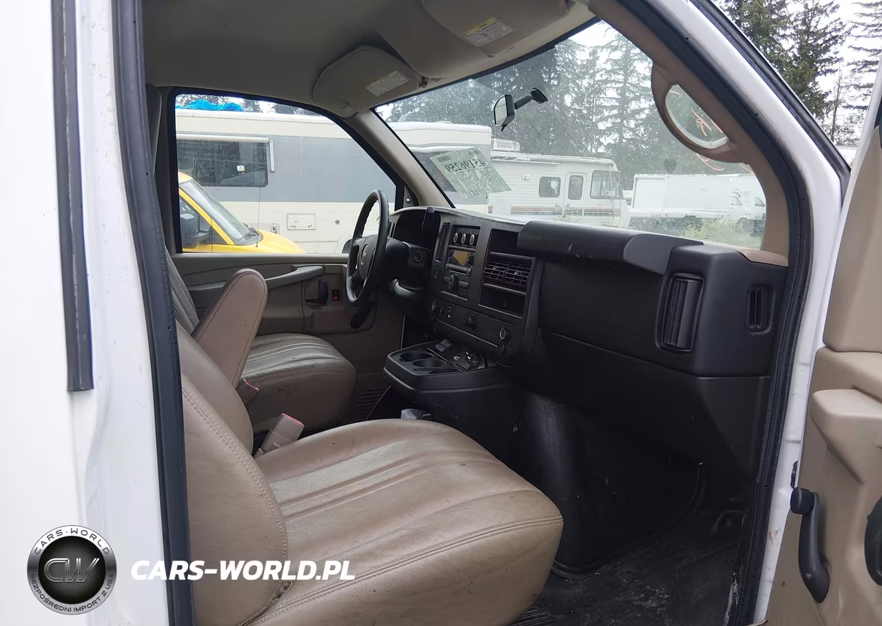 2014 Chevrolet Express Cutaway 3500 VIN:1GB0G2CA9E1209996 - 19